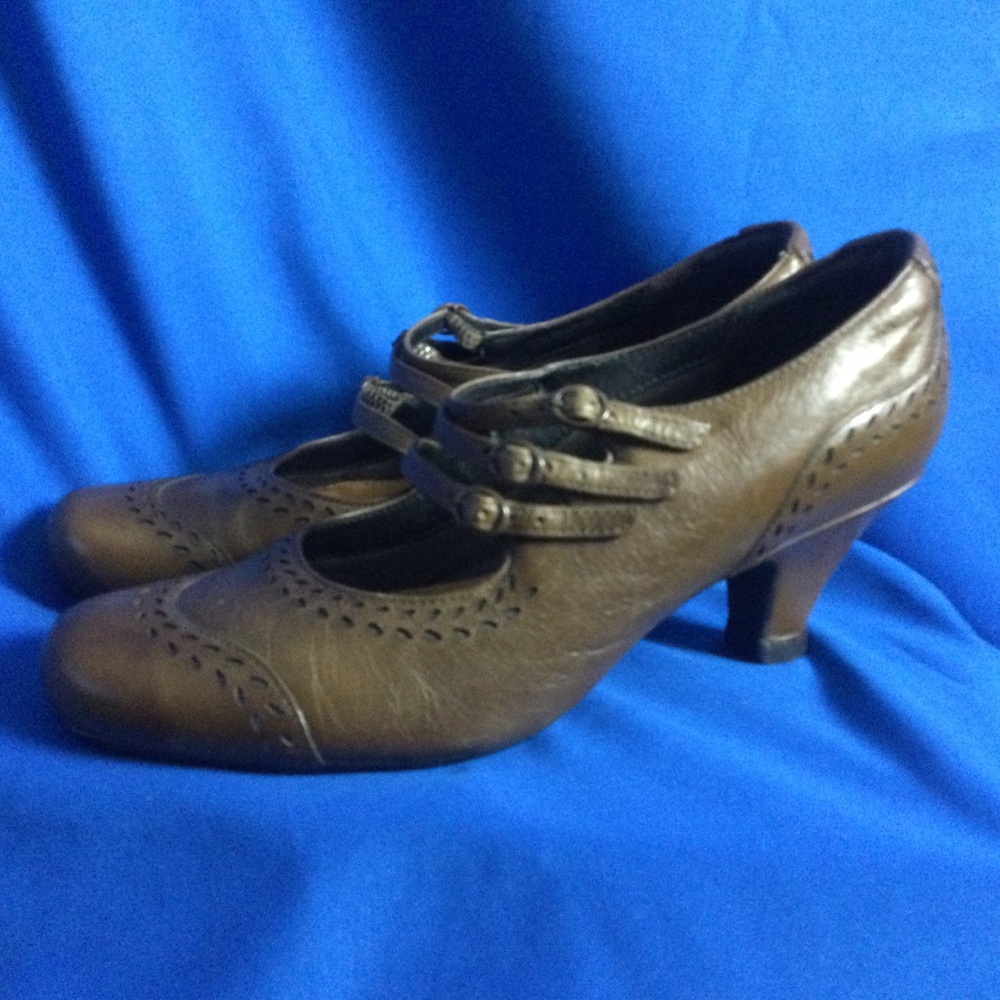 Clarks 3 Strap Spectator Mary Jane  Heels Comfort Size 8.5 Leather Brown